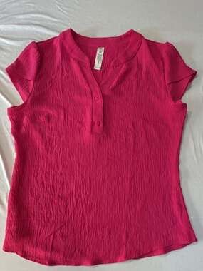 Q787 Cecil Women's Textured V-Neck Cap Sleeve Blouse in Hot Pink